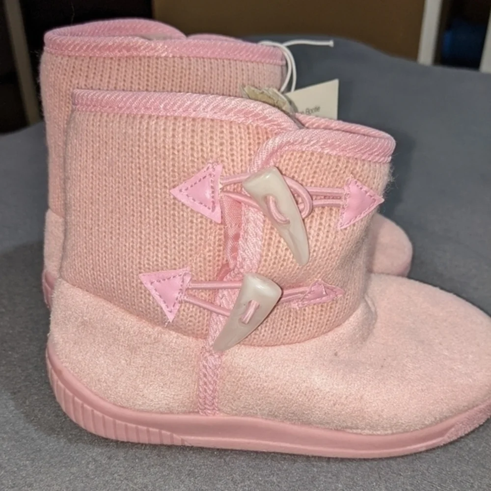 NWT Girls boots size med 6-7c pink‎ fleece lined toddlers